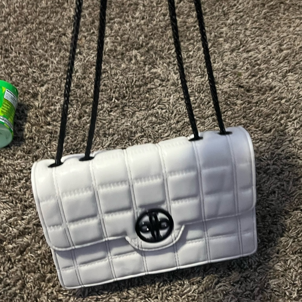 Elegant White Quilted Shoulder Bag